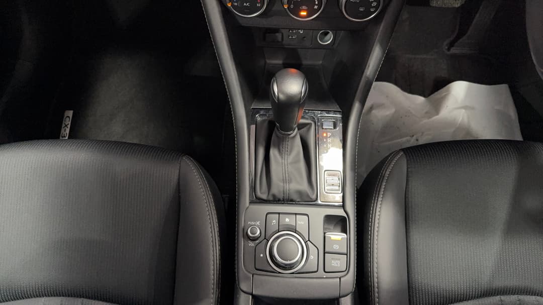 2023 Mazda CX-3 Stouring (fwd), Automatic, 20286 km, Gear Lever 
