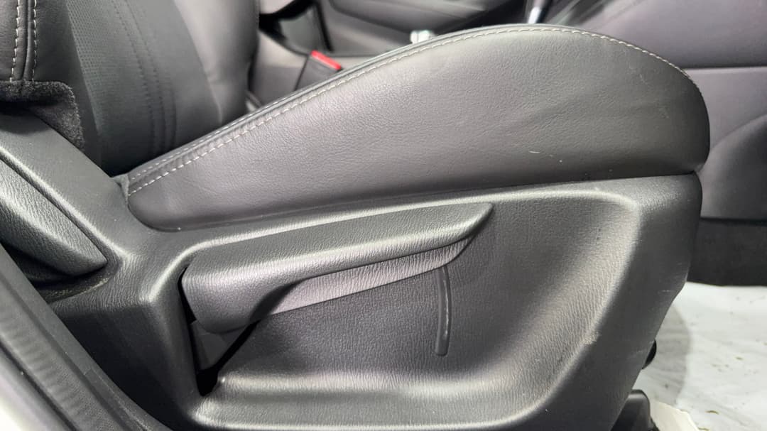 2023 Mazda CX-3 Stouring (fwd), Automatic, 20286 km, Drivers Side Adjustment Panel