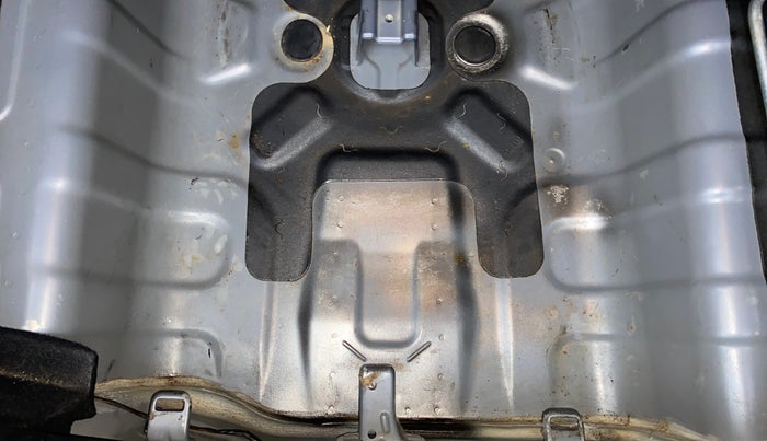 2016 Hyundai Xcent SX 1.2, Petrol, Manual, 37,929 km, Boot floor - Slight discoloration