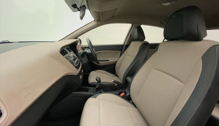 2017 Hyundai Elite i20 Magna Executive 1.2, Petrol, Manual, 27,671 km, Right Side Front Door Cabin