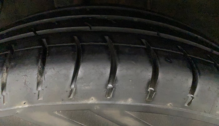 2016 Hyundai Elite i20 SPORTZ 1.2, Petrol, Manual, 98,759 km, Right Front Tyre Tread