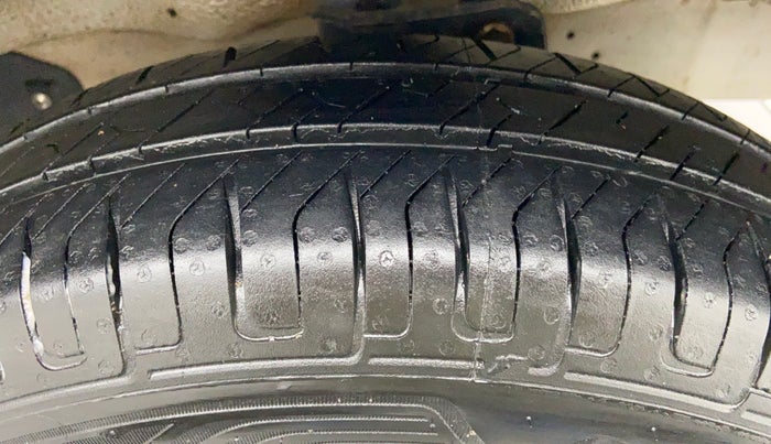 2018 Maruti Eeco 5 STR WITH AC PLUSHTR, Petrol, Manual, 48,971 km, Right Front Tyre Tread