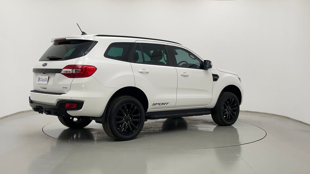 Right Back Diagonal (45- Degree) View