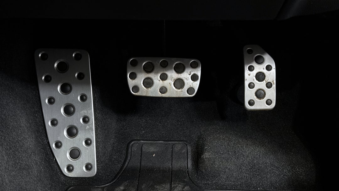 2022 Subaru Forester 2.5i Premium (AWD), Automatic, 70641 km, Pedals and Footmat