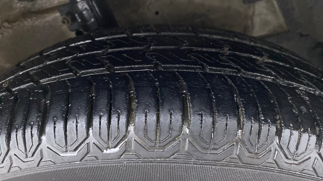 Right Front Tyre Tread