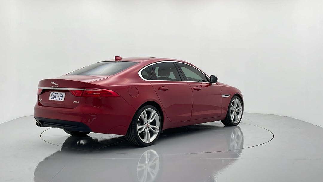 Right Back Diagonal (45- Degree) View