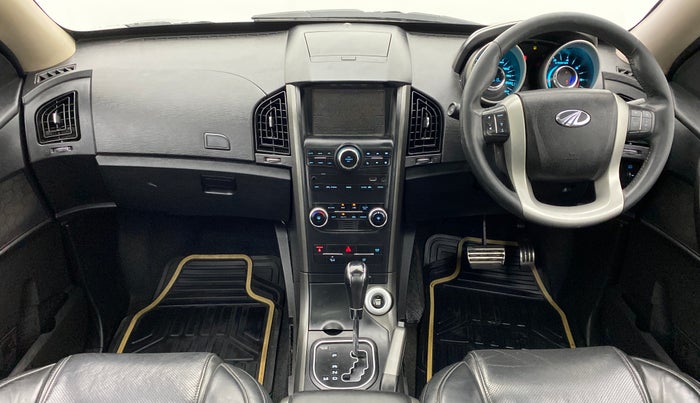 2017 Mahindra XUV500 W10 AT FWD, Diesel, Automatic, 93,913 km, Dashboard