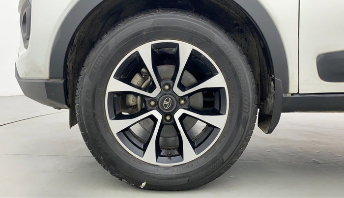 2020 Tata NEXON XZA+ (O) 1.5  RTQ, Diesel, Automatic, 31,585 km, Left Front Wheel