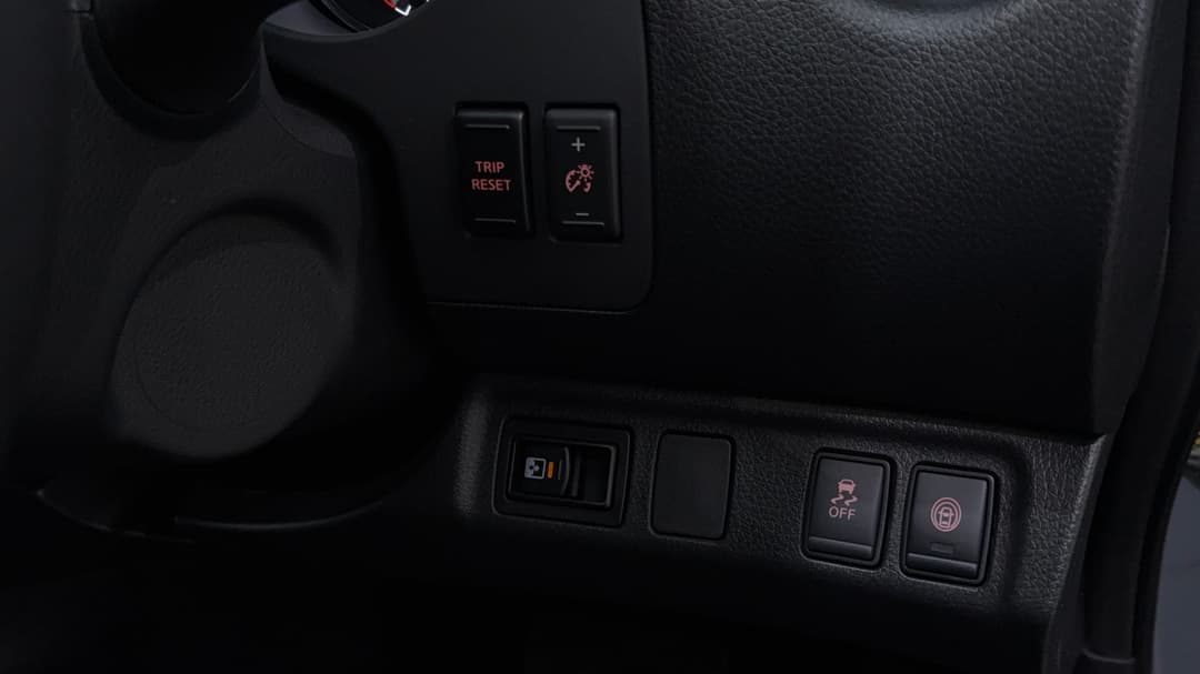 2024 Nissan Navara Pro-4x (4x4), Automatic, 18840 km, Utility Switches/Buttons