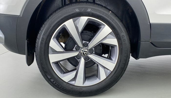 2021 Volkswagen TAIGUN TOPLINE 1.0 TSI MT, Petrol, Manual, 7,977 km, Right Rear Wheel