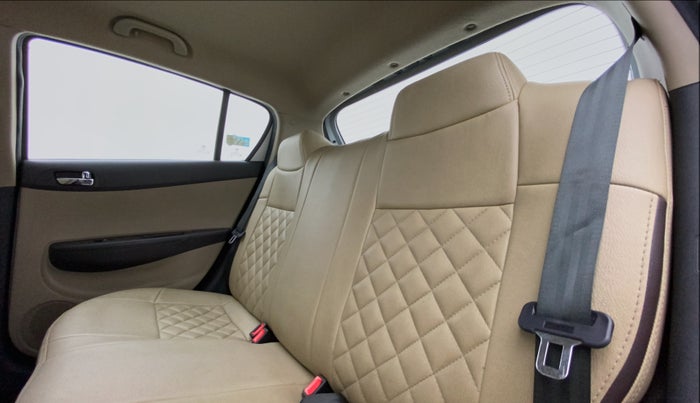 2013 Hyundai i20 MAGNA (O) 1.2, Petrol, Manual, 61,452 km, Right Side Rear Door Cabin