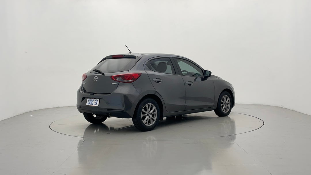 Right Back Diagonal (45- Degree) View