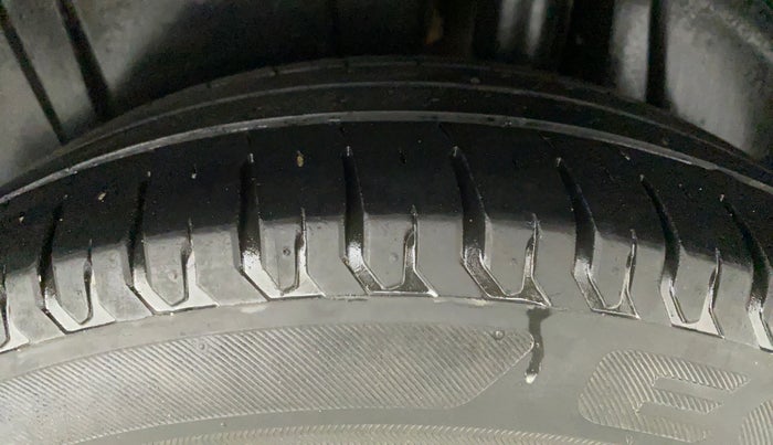 2019 Maruti XL6 ALPHA AT, Petrol, Automatic, 41,276 km, Left Rear Tyre Tread