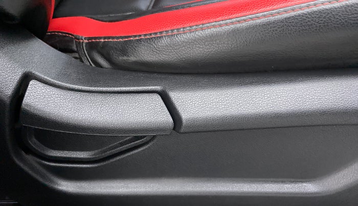 2019 Hyundai VENUE S MT 1.2 KAPPA, Petrol, Manual, 16,759 km, Driver Side Adjustment Panel
