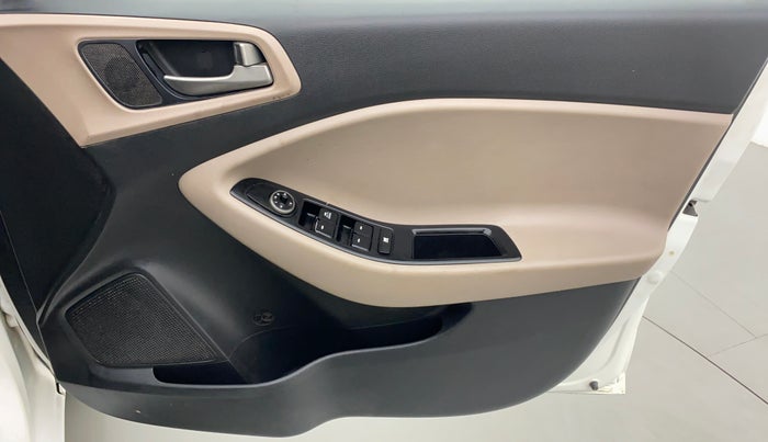 2018 Hyundai Elite i20 Magna Executive 1.2, Petrol, Manual, 35,055 km, Driver Side Door Panels Control