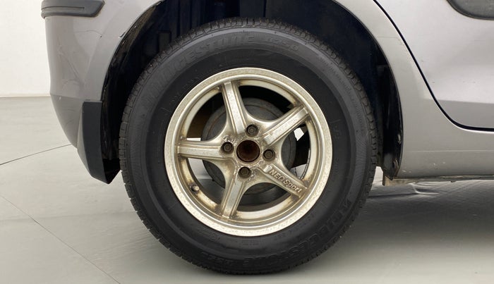 2012 Maruti Swift VXI, Petrol, Manual, 72,958 km, Right Rear Wheel