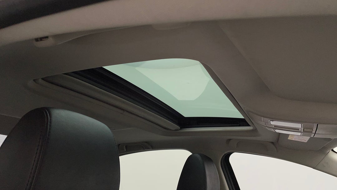 Interior Sunroof/Moonroof