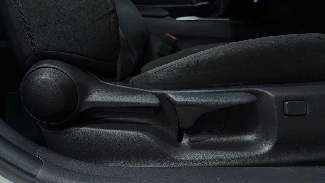 2021 Toyota Camry Ascent, Automatic, 91641 km, Drivers Side Adjustment Panel