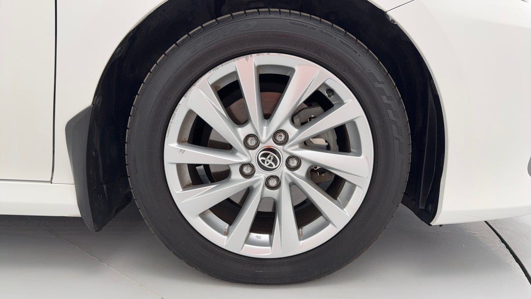 2021 Toyota Camry Ascent, Automatic, 91641 km, Right Front Wheel