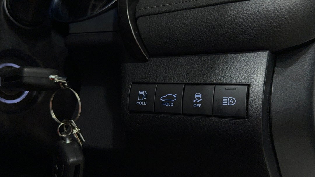 2021 Toyota Camry Ascent, Automatic, 91641 km, Utility Switches/Buttons