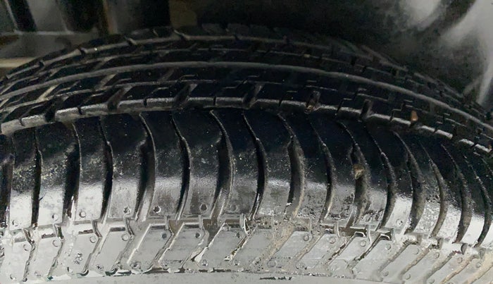 2014 Maruti Swift Dzire LDI BS IV, Diesel, Manual, 56,084 km, Right Rear Tyre Tread