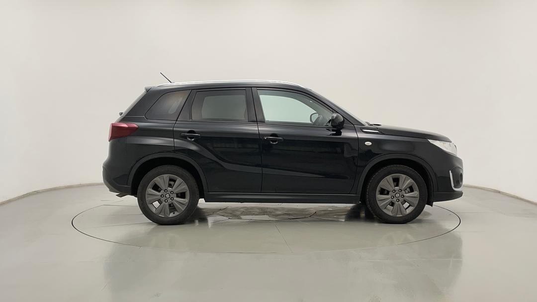 2022 Suzuki Vitara 1.6l, Automatic, 64287 km, Right Side View
