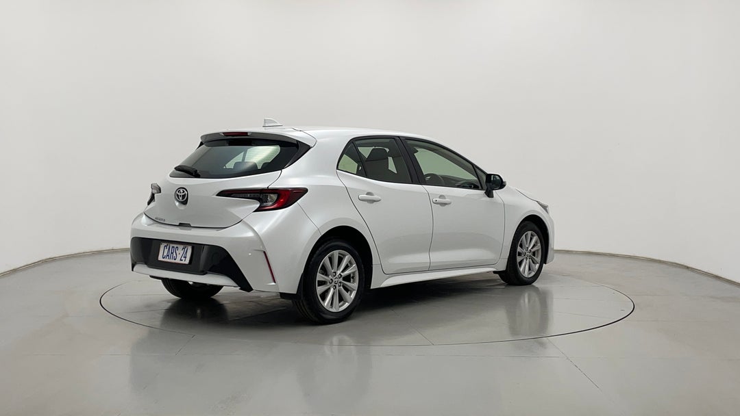 Right Back Diagonal (45- Degree) View