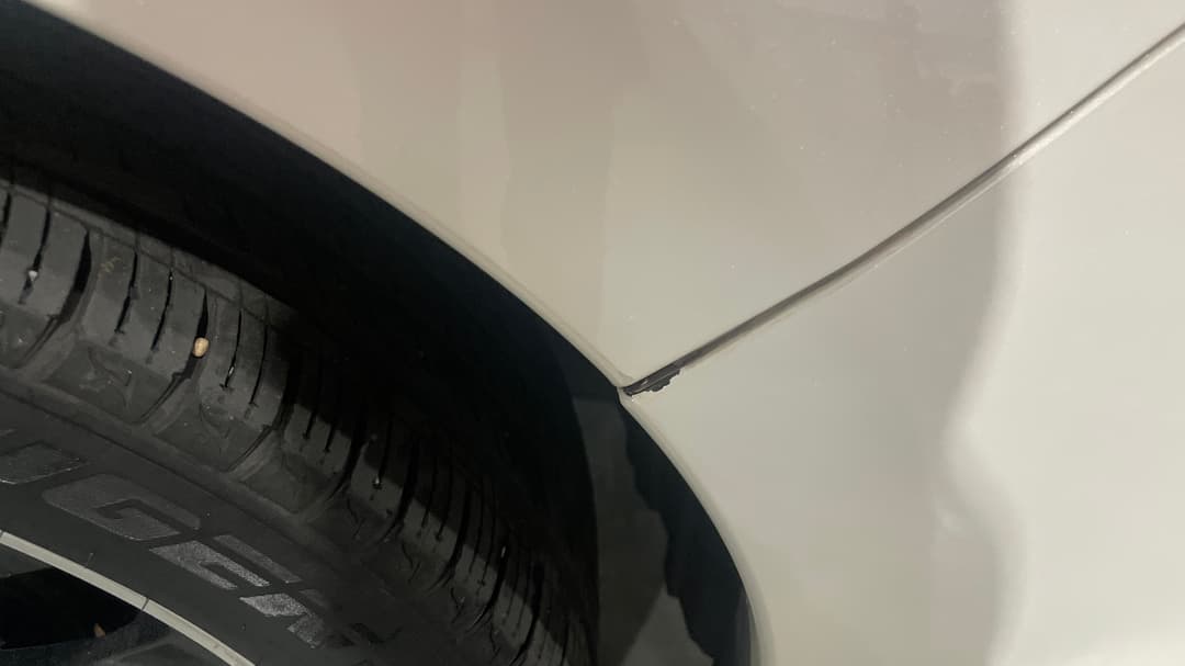 2016 Subaru Forester 2.0xt Premium, Automatic, 125852 km, Quarter Panel Front RHS Guard Chip