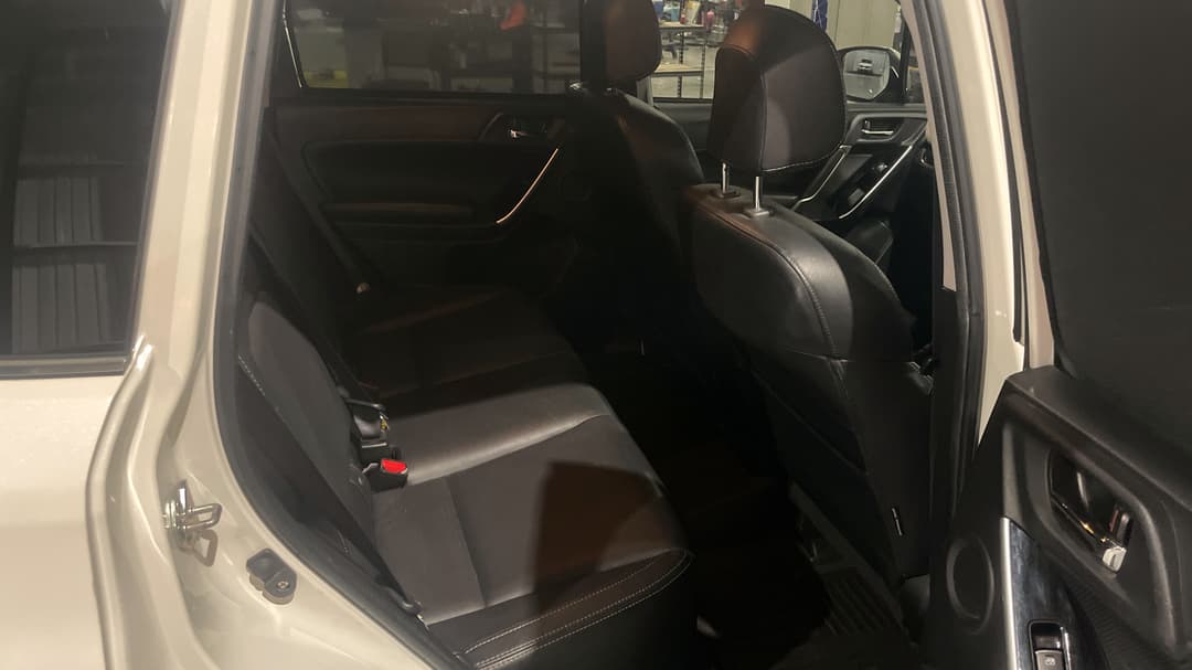 2016 Subaru Forester 2.0xt Premium, Automatic, 125852 km, Right Side Rear Door Cabin View