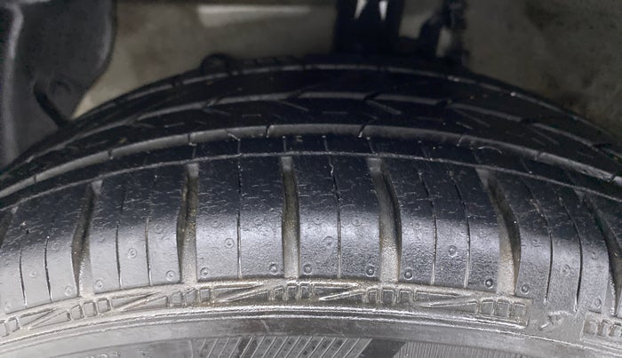 2016 Hyundai Xcent S 1.2, Petrol, Manual, 24,677 km, Left Front Tyre Tread