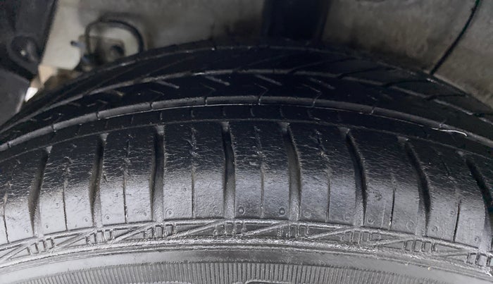 2016 Hyundai Xcent S 1.2, Petrol, Manual, 24,677 km, Right Rear Tyre Tread