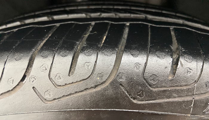 2017 Skoda Octavia Style 1.4 TSI MT, Petrol, Manual, 47,483 km, Right Rear Tyre Tread