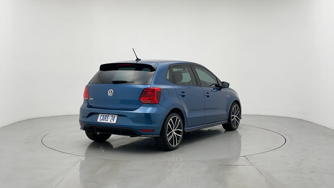 Right Back Diagonal (45- Degree) View