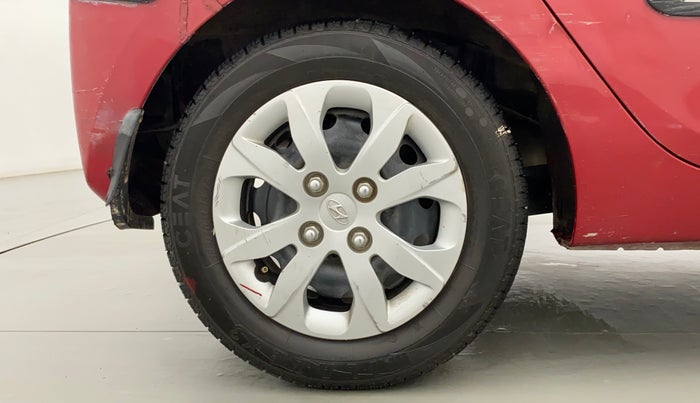 2016 Hyundai Eon 1.0 MAGNA O, Petrol, Manual, 95,995 km, Right Rear Wheel