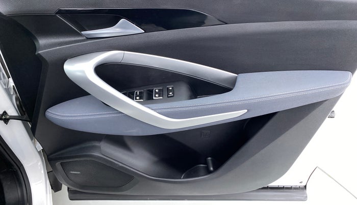 2021 MG HECTOR SUPER HYBRID PETROL MT, Petrol, Manual, 7,646 km, Driver Side Door Panels Control