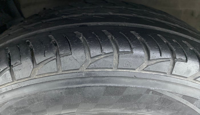 2013 Maruti Swift Dzire VDI, Diesel, Manual, 73,013 km, Left Front Tyre Tread