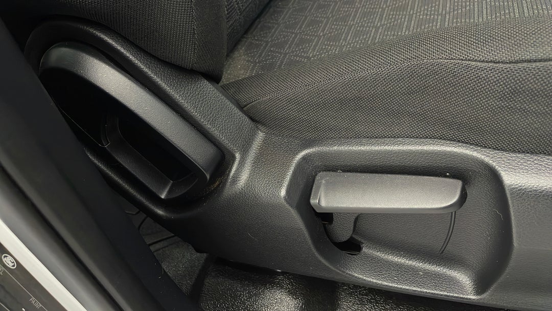 2020 Ford Ranger Xl 3.2 (4x4), Automatic, 35339 km, Drivers Side Adjustment Panel