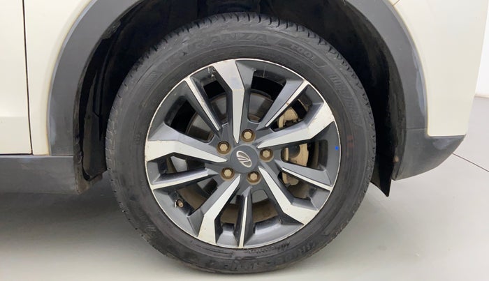 2021 Mahindra XUV300 1.2 W8 OPT, Petrol, Manual, 35,130 km, Right Front Wheel