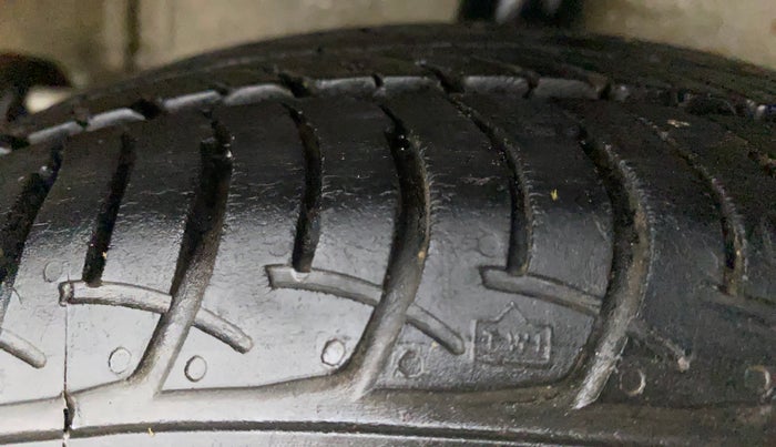 2016 Maruti Celerio VXI, Petrol, Manual, 99,628 km, Right Rear Tyre Tread