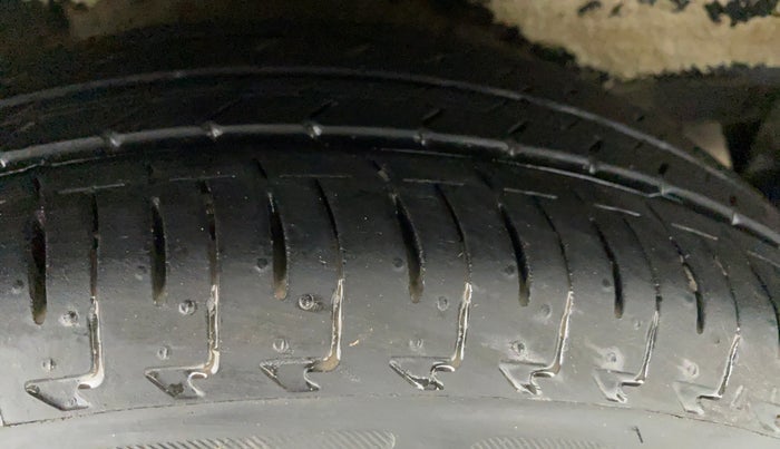 2017 Maruti IGNIS ZETA 1.2 K12, Petrol, Manual, 74,267 km, Right Rear Tyre Tread