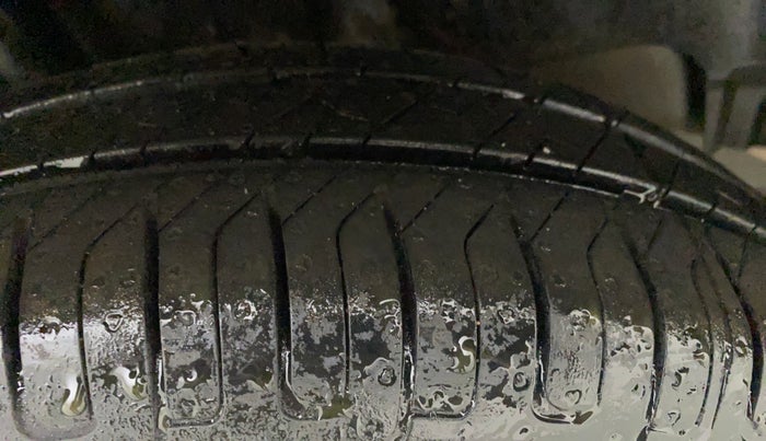 2019 Maruti Swift VXI, Petrol, Manual, 65,646 km, Right Rear Tyre Tread