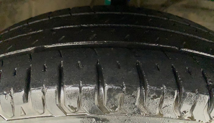 2019 Maruti Swift VXI, Petrol, Manual, 65,646 km, Right Front Tyre Tread