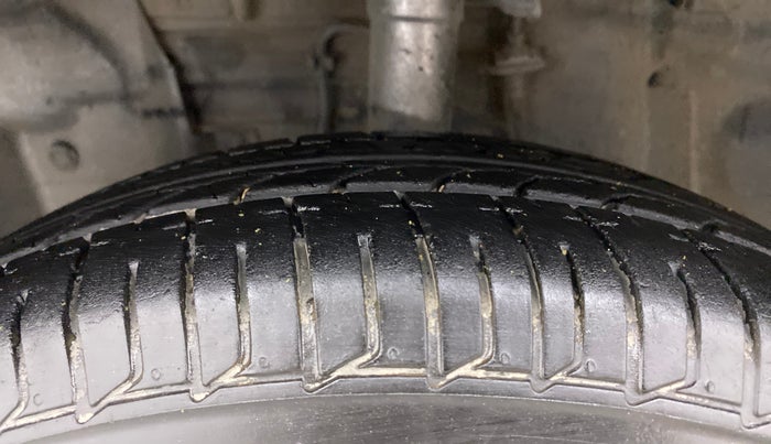 2014 Datsun Go T, Petrol, Manual, 29,171 km, Left Front Tyre Tread