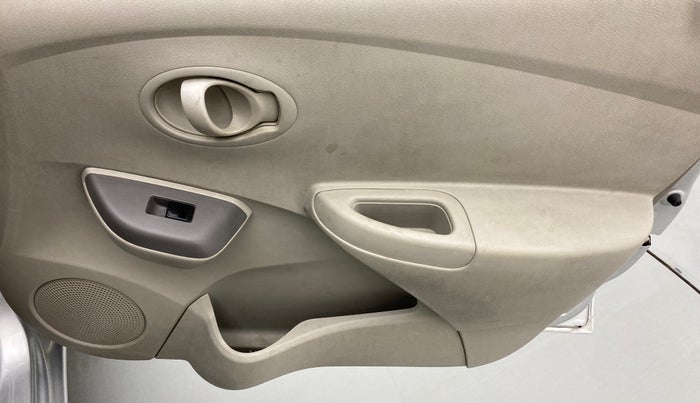 2014 Datsun Go T, Petrol, Manual, 29,171 km, Driver Side Door Panels Control
