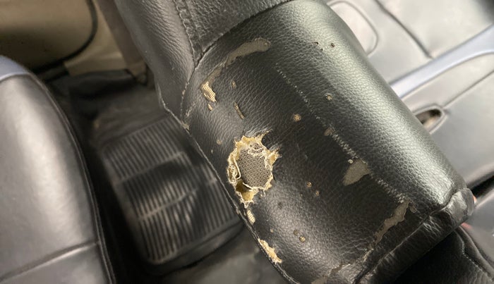 2014 Datsun Go T, Petrol, Manual, 29,171 km, Front left seat (passenger seat) - Cover slightly torn