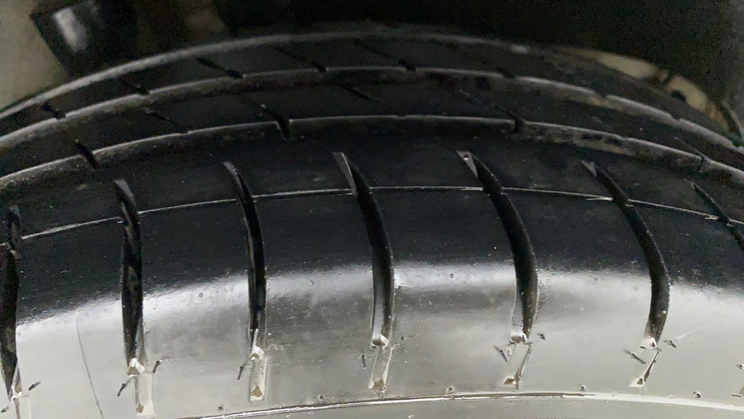 Right Rear Tyre Tread