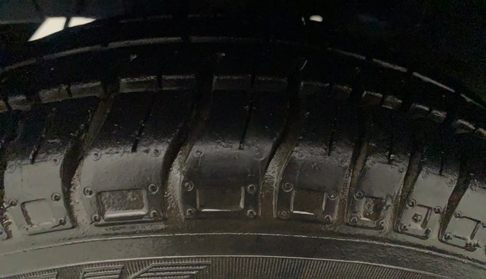 2012 Hyundai Eon D-LITE+, Petrol, Manual, 53,675 km, Right Front Tyre Tread