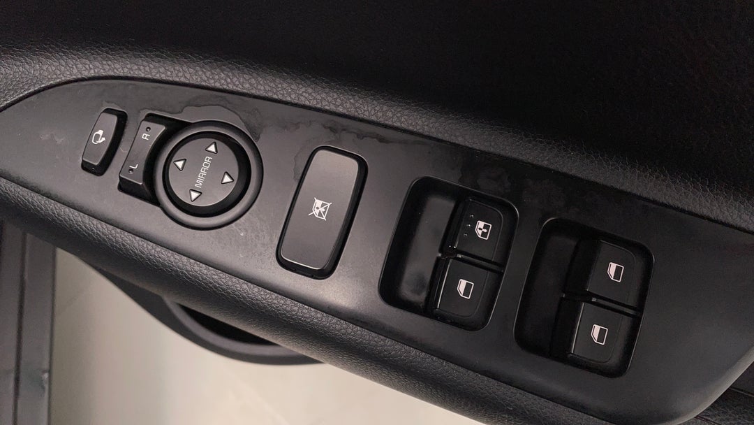 2021 Kia Stonic Sport, Automatic, 34843 km, Drivers Side Door Panel Controls