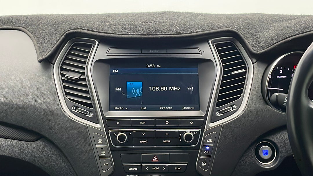 2015 Hyundai Santa Fe Highlander Crdi (4x4), Automatic, 78659 km, Infotainment System