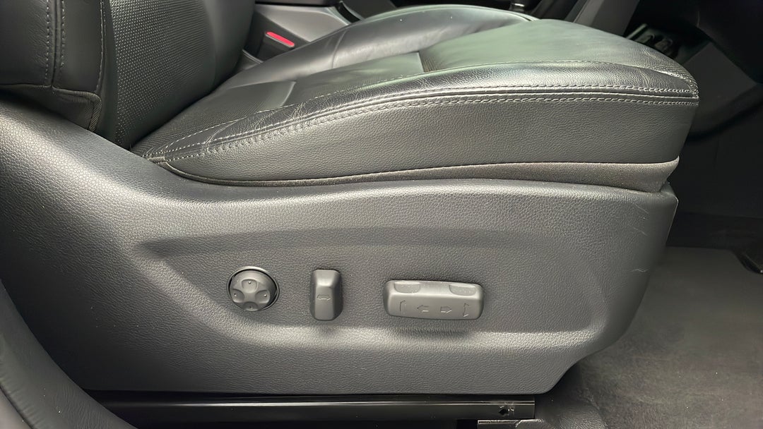 2015 Hyundai Santa Fe Highlander Crdi (4x4), Automatic, 78659 km, Drivers Side Adjustment Panel